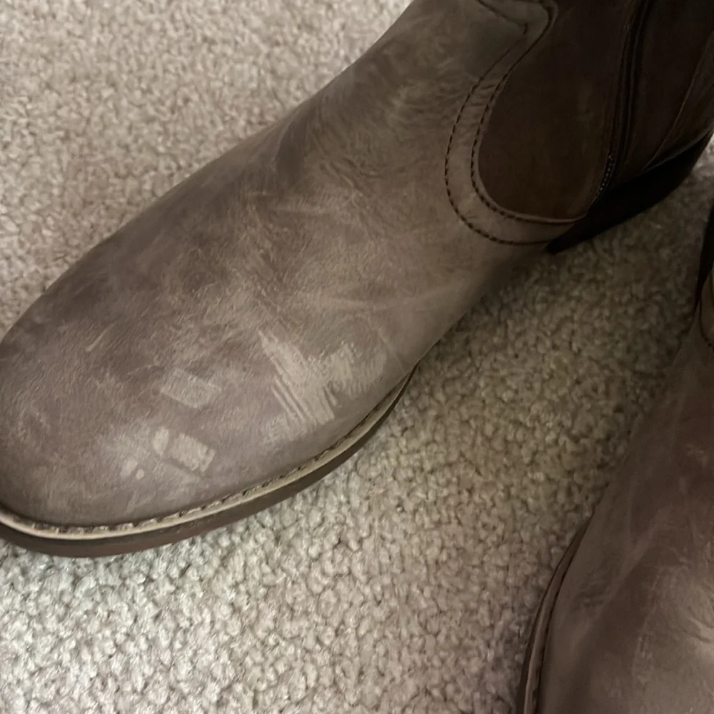 “Clark’s: Women’s Bootie size 8”